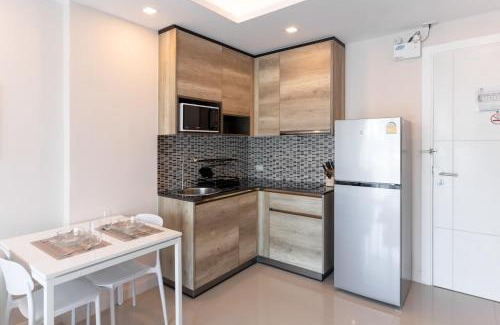 Rawai Apartment | Poolside Rawai Condo Sea View by IBG Property 202