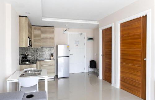 Rawai Apartment | Poolside Rawai Condo Sea View by IBG Property 202