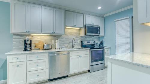 Holiday Isle House | Poolside Villas 106 - Updated beachfront condo on Holiday Isle in Destin