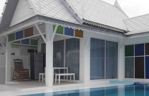 Cha-am House | poolvilla สระว่ายน้ำ