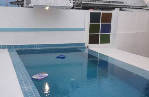 Cha-am House | poolvilla สระว่ายน้ำ