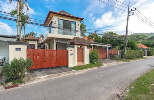 Nai Harn Villa | PoolVilla Jacuzzi & Mountain View V232