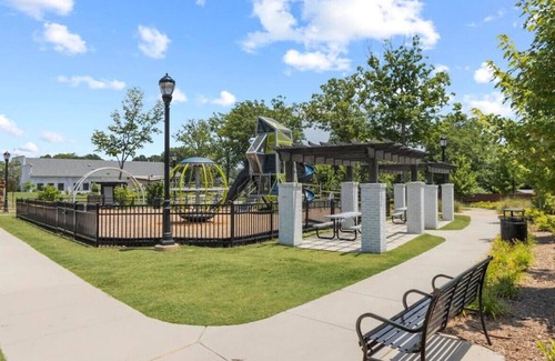 Greer House | Poplar Ranch- 1 mi to Downtown Greer, Walk to Park