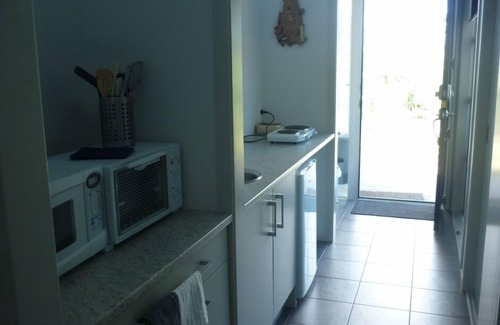Karkari Peninsula Apartment | Poppawhiwhi Olives Apartment : A Couples Retreat