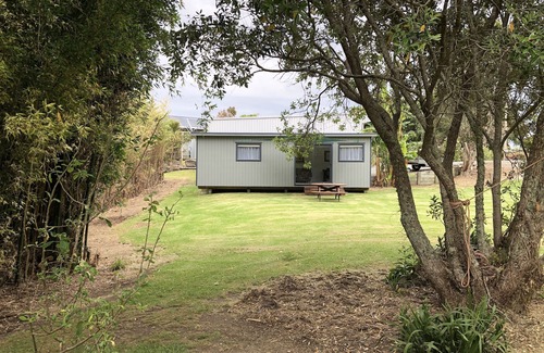 Whangarei Heads Cabin | Popular Urquharts Bay - NEW beach cabin set in large private garden