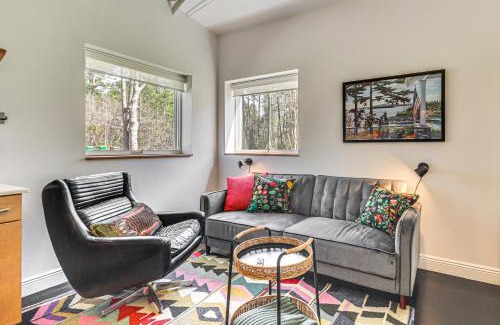 Latimer Apartment | Porch with Swing and Kayaks Rural Mississippi Retreat