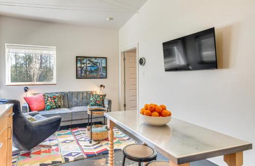 Latimer Apartment | Porch with Swing and Kayaks Rural Mississippi Retreat