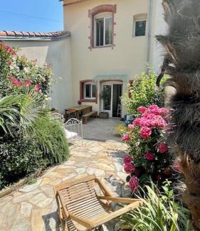 Pornic Villa | Port de Pornic. Vue mer. Sea view. 4 rooms.