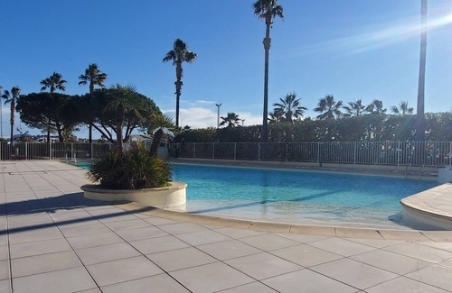 Frejus Port Apartment | Port-Fréjus, Cap Hermès, 2/3 rooms 50m2,WIFI, 6 beds, swimming pool, air-conditioned, parking, direct access to the beach, large terrace 50m2 for a pleasant stay in the sun, relaxation and leisure