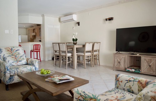 Douglas House | Port St. Charles - 3 Bedroom Marinafront Villa