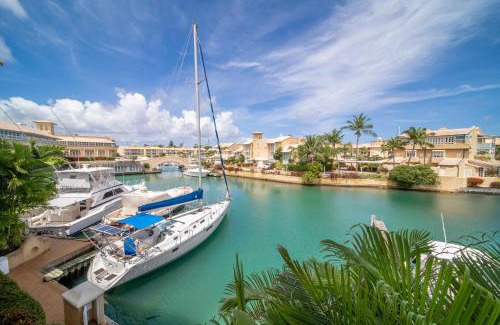 Douglas Resort | Port St. Charles