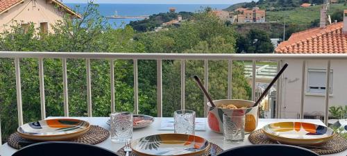 Port-Vendres Apartment | Port-Vendres, Appartement climatisé Vue Mer ! Le port à 3 minutes !