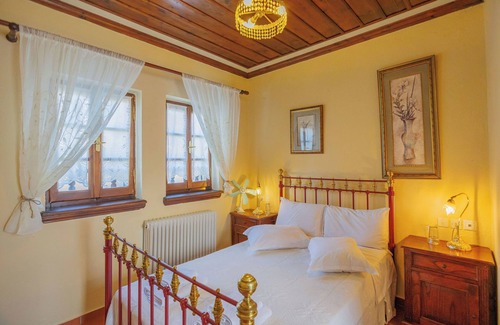 Portaria Bed & Breakfast | Portaria Pool Gem - Palladio Double Room w/Fireplace