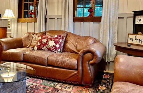 Dahlonega Cabin | Porter Springs Farmhouse- Historic Home