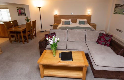 Saint Aubin Apartment | Porthole Suites