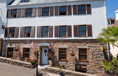 Saint Aubin Apartment | Porthole Suites