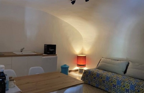Historic Center Apartment | "Portico dei Servi": Central Historical Apartment