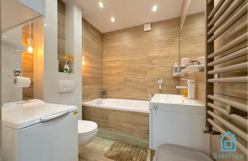 Siedlce Apartment | Postcard Apartment Scenic Escape 10 Minutes to Gdańsk Old Town and Seaside