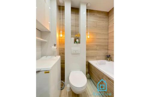 Siedlce Apartment | Postcard Apartment Scenic Escape 10 Minutes to Gdańsk Old Town and Seaside