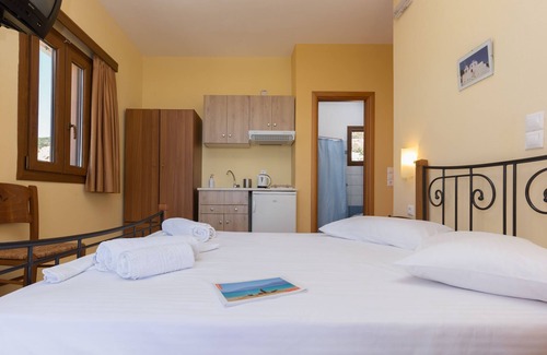 Donoussa House | Pothiti Studios