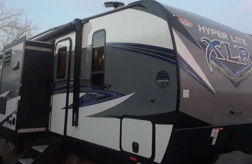 Poway Resort | Poway Pad Toyhauler Stationary or for Road Trips