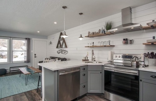 Wolf Creek Condo | Powder Mountain Wolf Lodge 706 Condo Remodeled! Elegant! Outdoor Community Pool