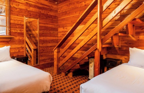 Ohakune Hotel | Powderhorn Chateau