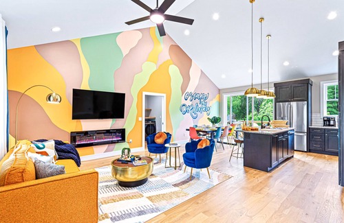 Leicester House | POWER/WATER/WiFi Available - Post Storm Ready! Sauna,Hot tub,Games,Firepit,BBQ