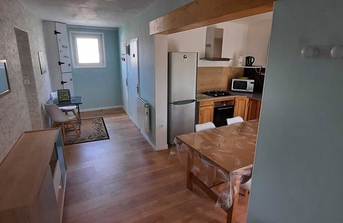 Mazeyrat-d'Allier Apartment | Près de la Rivière