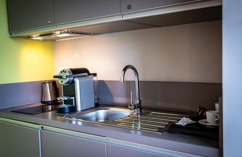 9th Arrondissement Apartment | Près du métro Gare de Vaise | Chambre cosy + WiFi
