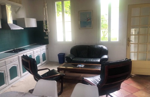 Lagorce House | Près ST EMILION Gîte 4 à 7 personnes 2 à 4 ch CLIM WIFI PISCINE JARDIN TERRASSE