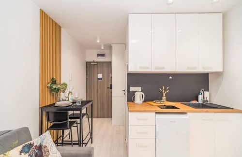 Krakow Apartment | Prądnik Czerwony Studio - Balcony, City View - by Rentujemy