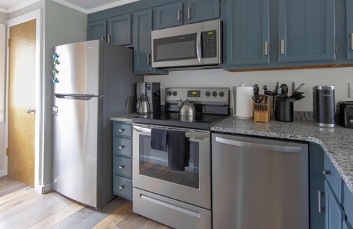 Snowshoe House | PR 36 – Powder Peak Escape | Dog-Friendly Comfort & Cozy Mountain Nights