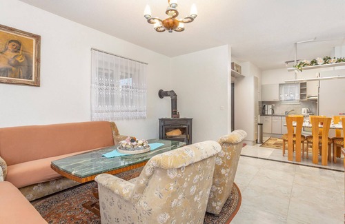 Bezjaki Apartment | Practical apartment near Rijeka.