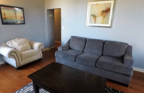 Haight-Ashbury Apartment | Practical & Economical