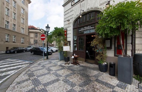 Josefov Apartment | Prague Castle King's Chic