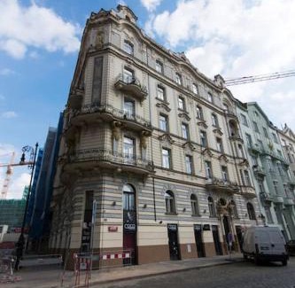 Josefov Apartment | Prague Castle King's Chic