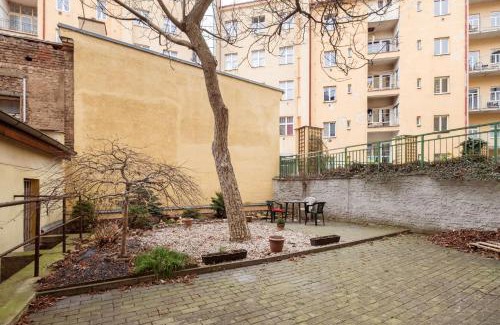 Palmovka Apartment | Prague Days - Modern Apartment with Workspace - Quiet Area