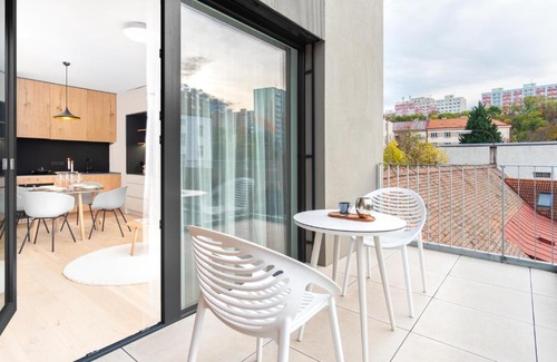 Michle Apartment | Prague Days - Premium Apartments - Balcony