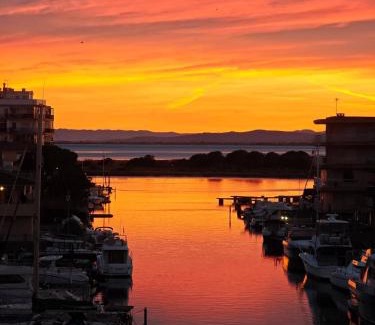 Santa Margarida Apartment | Precioso apartamento con vistas canal cerca playa AV-62