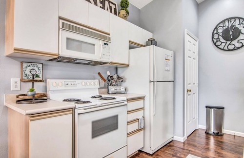 Branson Condo | Preferable Location Near Downtown Branson! Tons of Amenities! Come Hideaway!