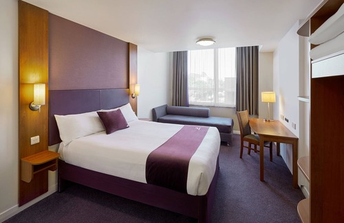 Girton Hotel | Premier Inn Cambridge North - Girton