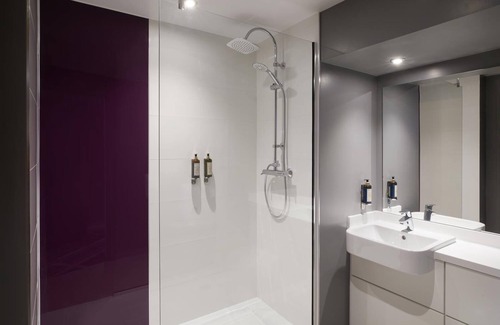 Chichester Hotel | Premier Inn Chichester South - Gate Leisure Park