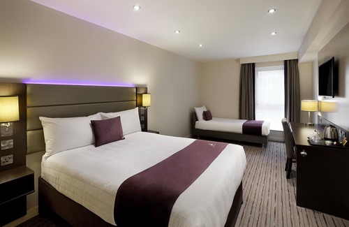 Langstone Hotel | Premier Inn Newport Wales - M4 J24