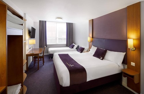 Wrexham Hotel | Premier Inn Wrexham City Centre