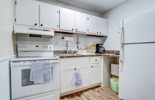 Central Manchester Apartment | Premier League Pad - with Free Parking, Heat & AC