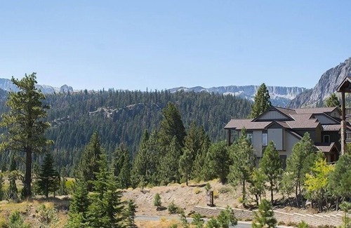 Mammoth Lakes Apartment | Premium 2 Bedroom 2 Bath Ski In Ski Out to Eagle Lifts
