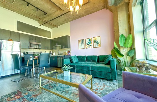 Near South Side Apartment | Premium 2BR Michigan Suite with Skyline Views Near McCormick Place & Lakefront