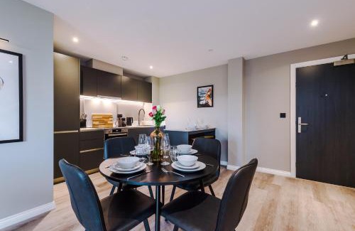 Holbeck Apartment | Premium 3 Bed Apartment City Centre - Free Parking