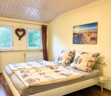Grossenkneten Apartment | Premium Apartment mit Ofen, Badewanne & Dusche, Parkplatz, ganze Wohnung
